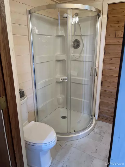 Bath - 1640 Glenwood, Ishpeming, MI 49849 photo 4 of 5