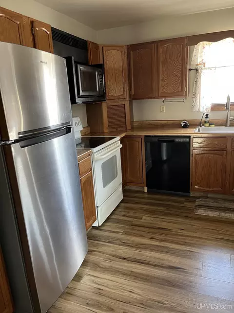 Kitchen - 1640 Glenwood, Ishpeming, MI 49849 photo 1 of 3