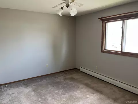 Bedroom - 1640 Glenwood, Ishpeming, MI 49849 photo 2 of 4