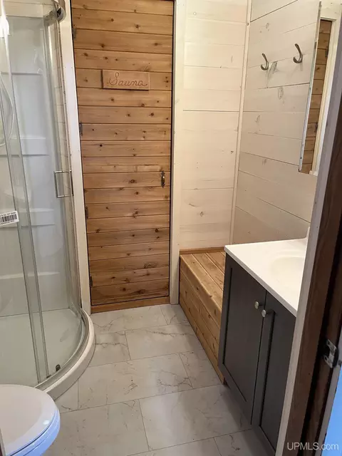 Bath - 1640 Glenwood, Ishpeming, MI 49849 photo 3 of 5