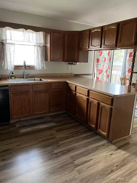 Kitchen - 1640 Glenwood, Ishpeming, MI 49849 photo 2 of 3