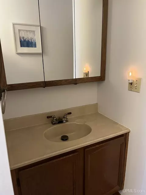 Bath - 1640 Glenwood, Ishpeming, MI 49849 photo 2 of 5