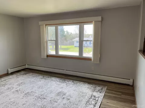Living - 1640 Glenwood, Ishpeming, MI 49849 photo 3 of 5