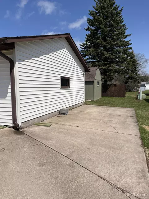 Exterior - 1640 Glenwood, Ishpeming, MI 49849 photo 8 of 8