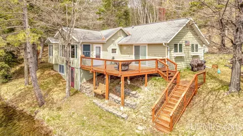 5149 Sea Lion Lk, Florence, WI 54121