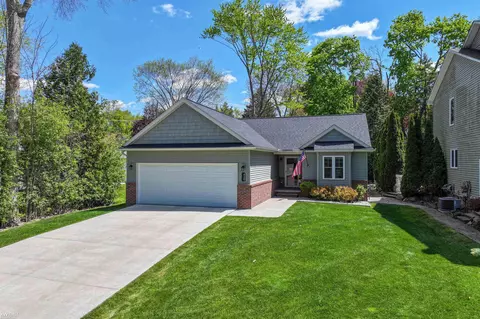 429 Grixdale, Waterford, MI 48328