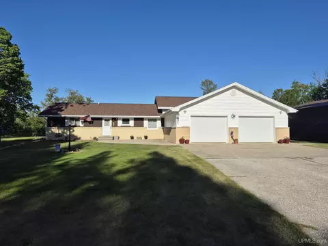8888 Ll, Nahma, MI 49878