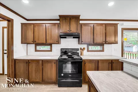 Kitchen - 2060 Washington, Algonac, MI 48001 photo 2 of 4