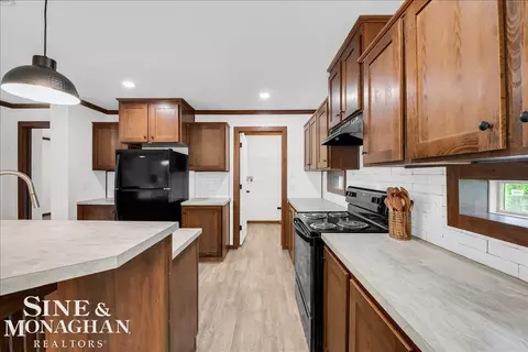 Kitchen - 2060 Washington, Algonac, MI 48001 photo 1 of 4