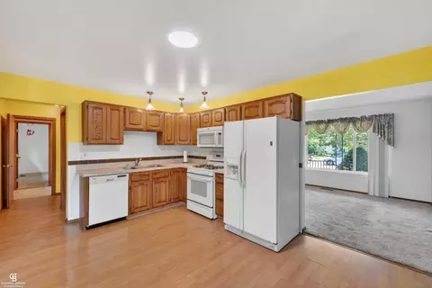 Kitchen - 24099 Pingree, Warren, MI 48089 photo 1 of 2
