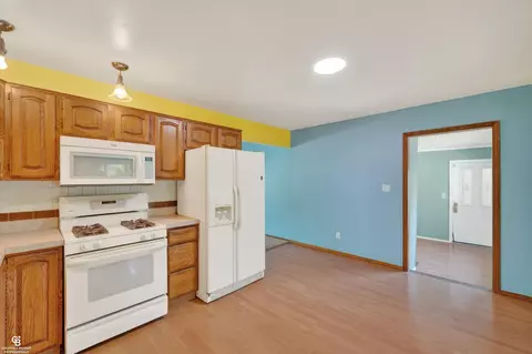Kitchen - 24099 Pingree, Warren, MI 48089 photo 2 of 2