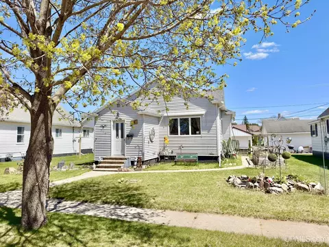 310 Main, Norway, MI 49870