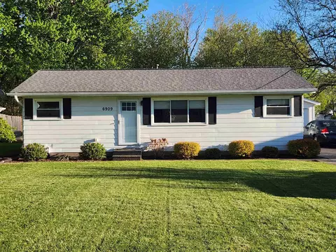 6909 Wallace, Saginaw, MI 48609