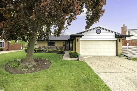 10732 N Oak, Ferndale, MI 48220