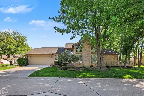 43052 W Kirkwood, Clinton Township, MI 48038