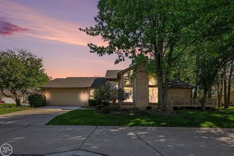 43052 W Kirkwood, Clinton Township, MI 48038