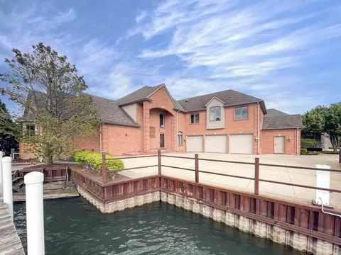 41614 Conger Bay, Harrison Township, MI 48045