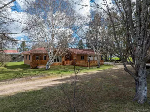 N1060 Trenary, Trenary, MI 49891
