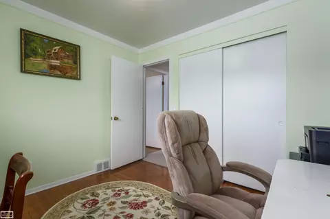 Bedroom - 16996 Grettel, Fraser, MI 48026 photo 3 of 5