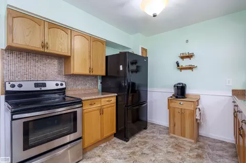 Kitchen - 16996 Grettel, Fraser, MI 48026 photo 1 of 3