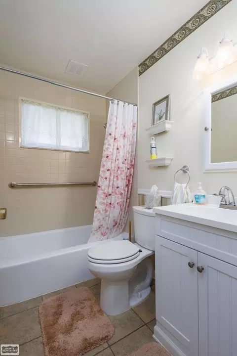 Bath - 16996 Grettel, Fraser, MI 48026 photo 2 of 2