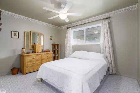 Bedroom - 16996 Grettel, Fraser, MI 48026 photo 1 of 5