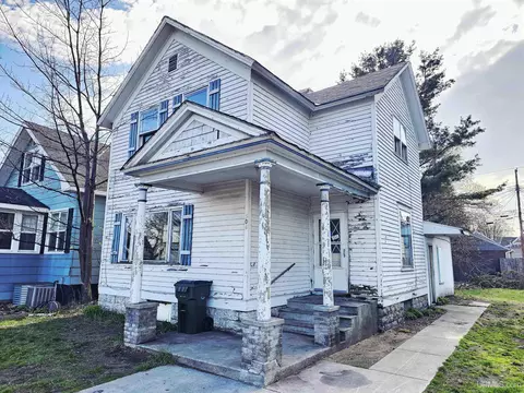 506 S 10th, Escanaba, MI 49829
