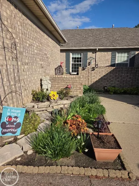 Exterior - 50140 Raleigh, Macomb, MI 48044 photo 5 of 6