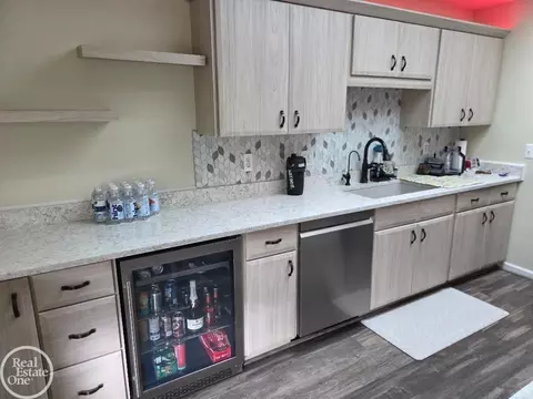 Kitchen - 50140 Raleigh, Macomb, MI 48044 photo 3 of 3