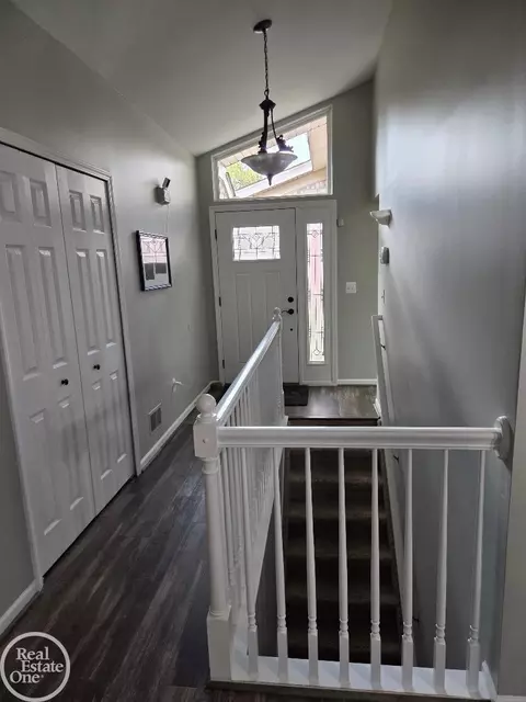 Entry Way - 50140 Raleigh, Macomb, MI 48044 photo 2 of 2