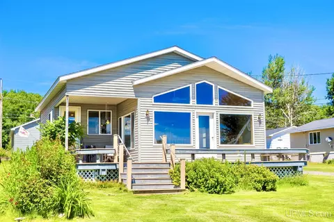 42720 Lakeshore, Chassell, MI 49916