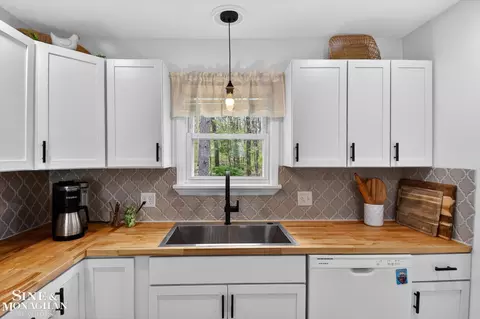 Kitchen - 1556 Glendale, Saint Clair, MI 48079 photo 3 of 3