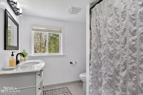 Bath - 1556 Glendale, Saint Clair, MI 48079 photo 2 of 2