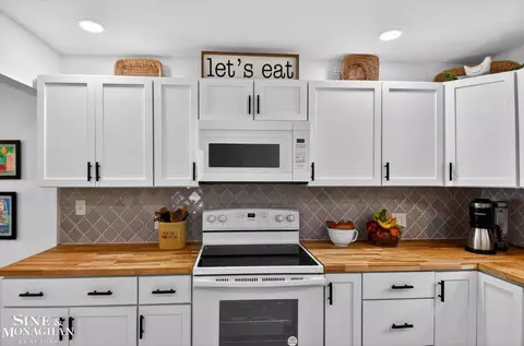 Kitchen - 1556 Glendale, Saint Clair, MI 48079 photo 2 of 3
