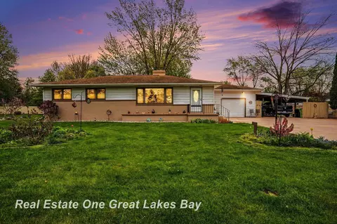 4719 Polom, Midland, MI 48642