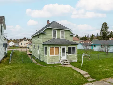 1119 N 1st, Iron River, MI 49935