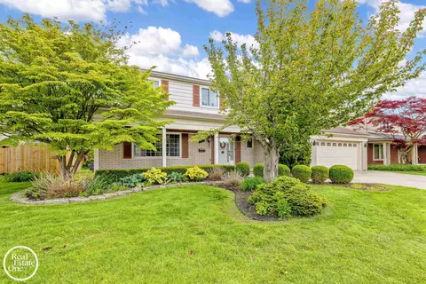 23287 N Rosedale, Saint Clair Shores, MI 48080