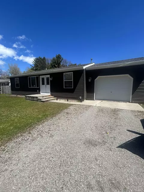 1012 Owosso, East Tawas, MI 48730