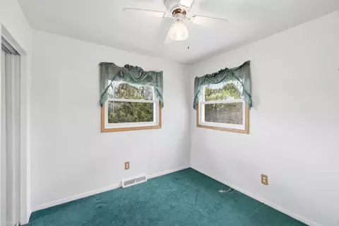 Bedroom - 46700 Tilch, Macomb, MI 48044 photo 6 of 7