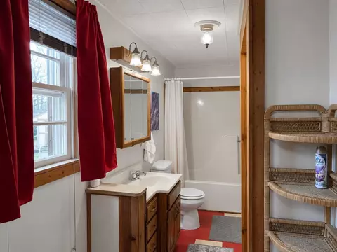 Bath - 615 Green, Harrison, MI 48625 photo 2 of 2