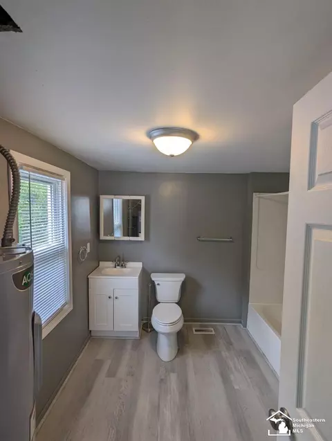 Bath - 3657 Vivian, Monroe, MI 48162 photo 1 of 2