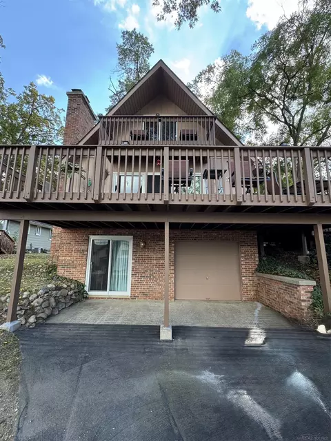 3380 Orchard, Pinckney, MI 48169
