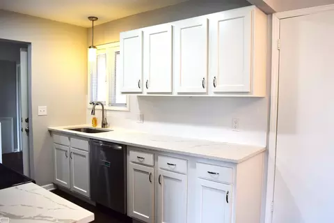 Kitchen - 29683 Beech Nut, Warren, MI 48092 photo 1 of 4