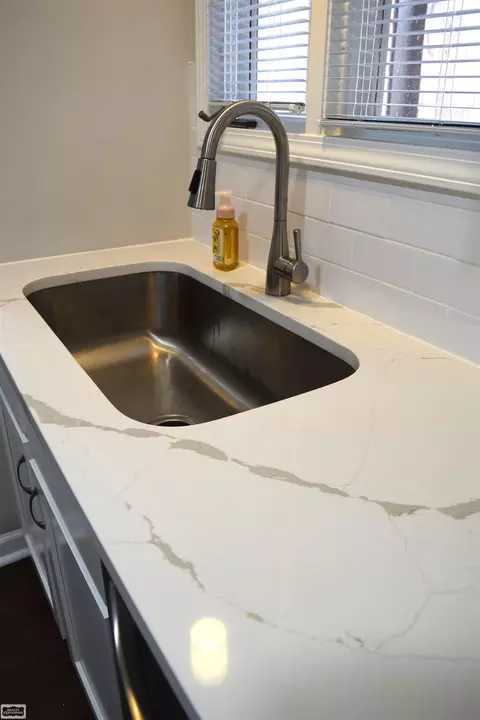 Kitchen - 29683 Beech Nut, Warren, MI 48092 photo 3 of 4