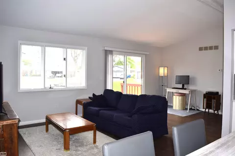 Living - 29683 Beech Nut, Warren, MI 48092 photo 1 of 2