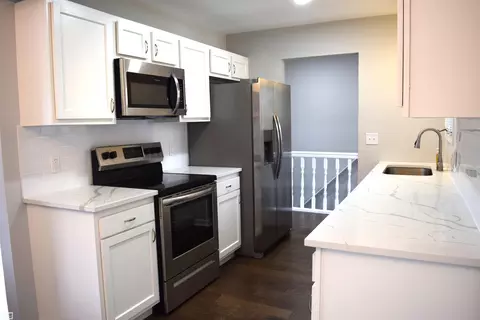 Kitchen - 29683 Beech Nut, Warren, MI 48092 photo 2 of 4