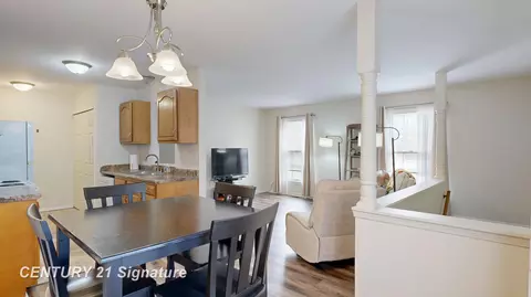 Dining - 2148 Painted Post, Flushing, MI 48433 photo 3 of 3