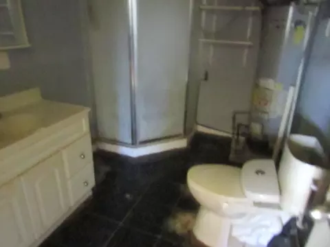 Bath - 1150 Temple, Mount Morris, MI 48458 photo 1 of 2