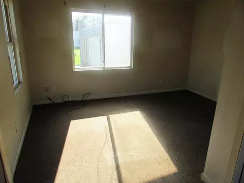 Living - 1150 Temple, Mount Morris, MI 48458 photo 2 of 3