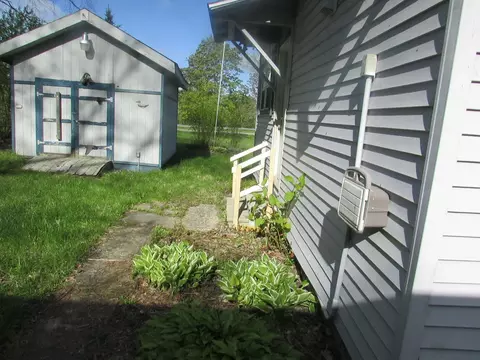 Exterior - 1150 Temple, Mount Morris, MI 48458 photo 3 of 4